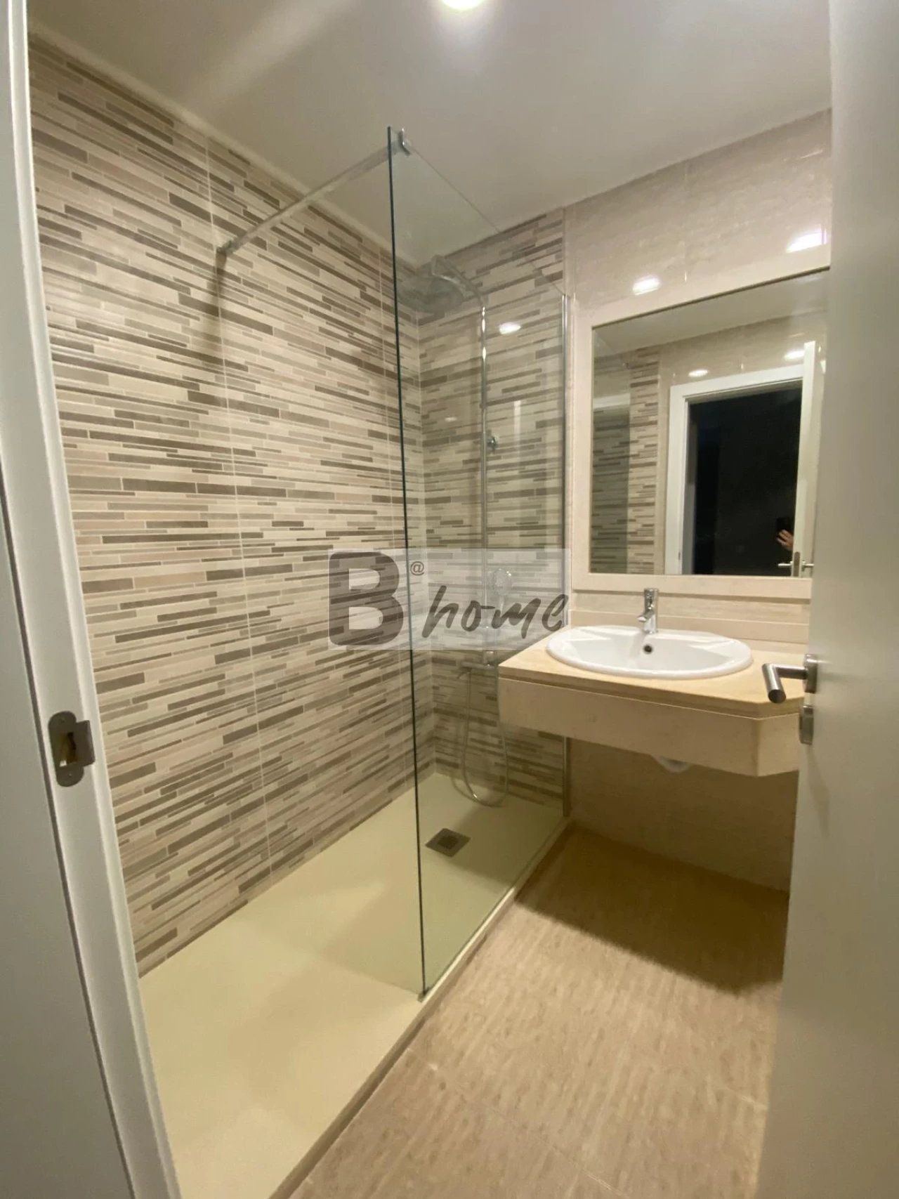 Apartamento T1 para Venda em Caparica e Trafaria Foto 4