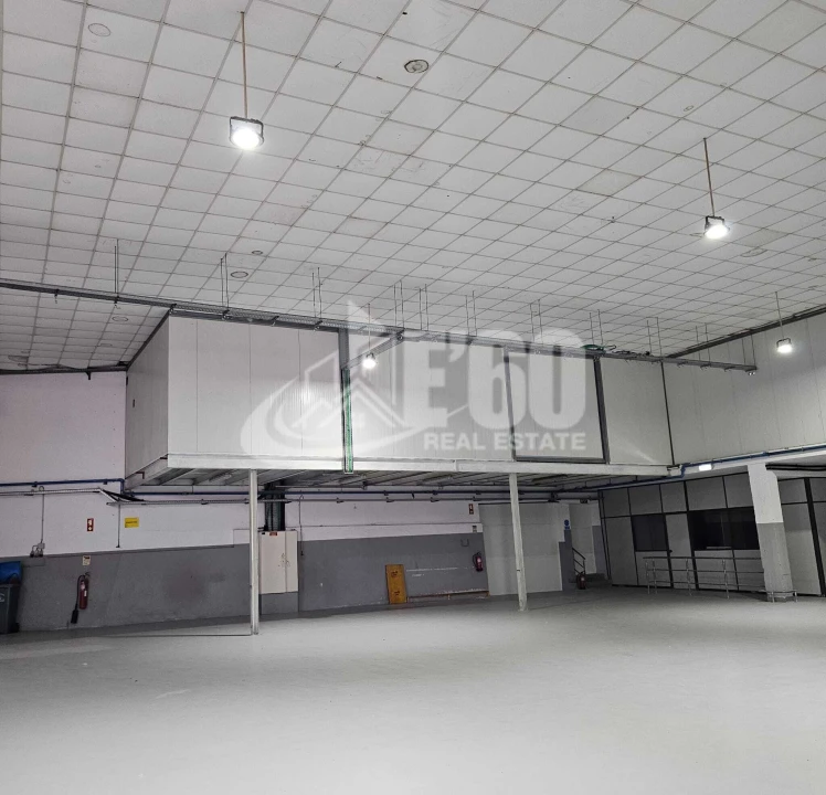 Armazém para Arrendamento em Mozelos Foto 2