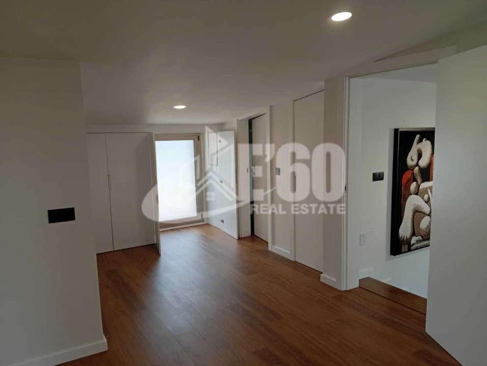 Moradia T4 para Venda em Esmoriz Foto 9