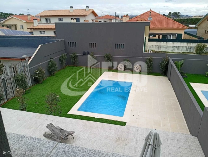 Moradia T4 para Venda em Esmoriz Foto 19