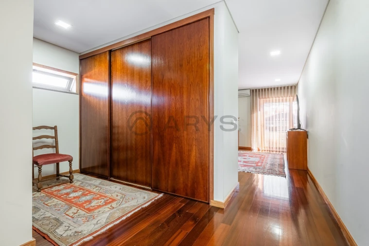 Moradia T4 para Venda em Nogueira, Fraião e Lamaçães Foto 15