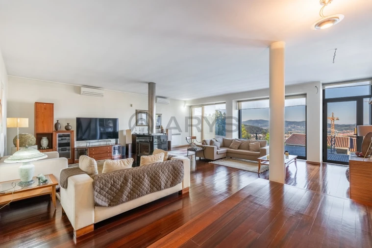 Moradia T4 para Venda em Nogueira, Fraião e Lamaçães Foto 5