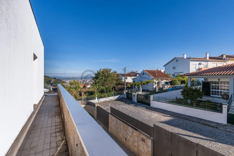 Moradia T4 para Venda em Nogueira, Fraião e Lamaçães Foto 17