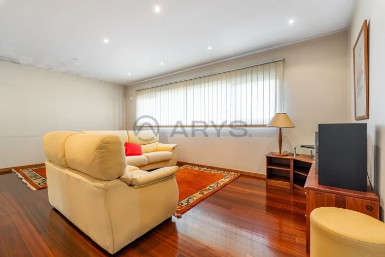 Moradia T4 para Venda em Nogueira, Fraião e Lamaçães Foto 14