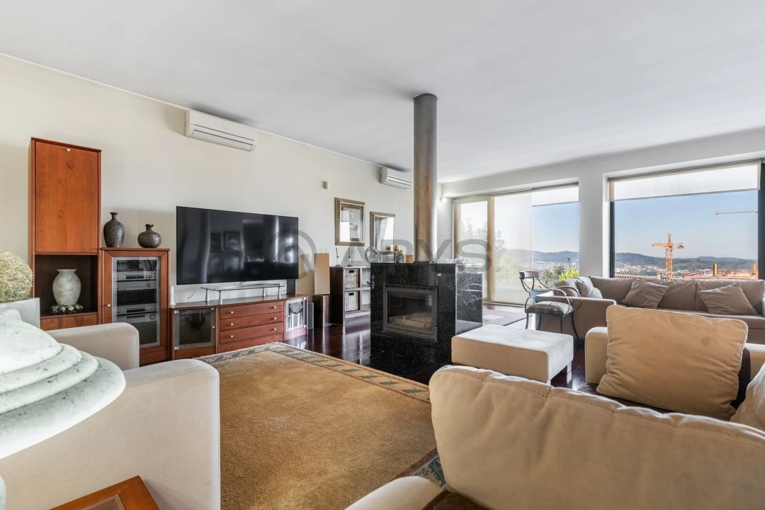 Moradia T4 para Venda em Nogueira, Fraião e Lamaçães Foto 6