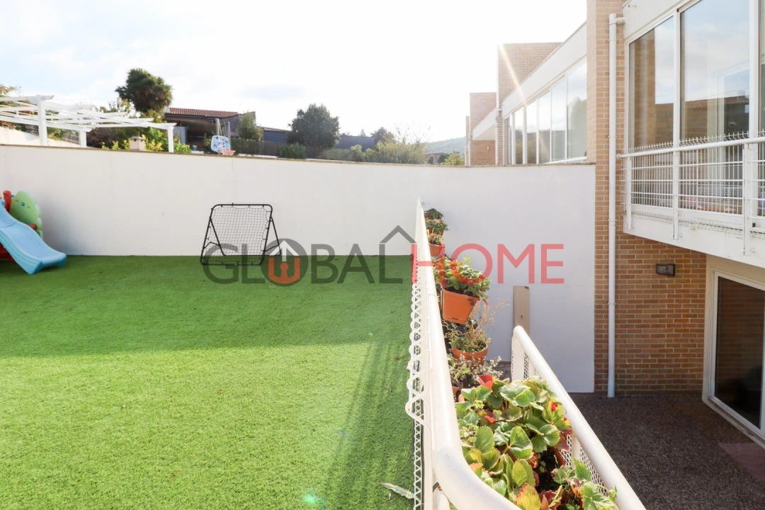 Moradia T4 para Venda em Alfena Foto 4