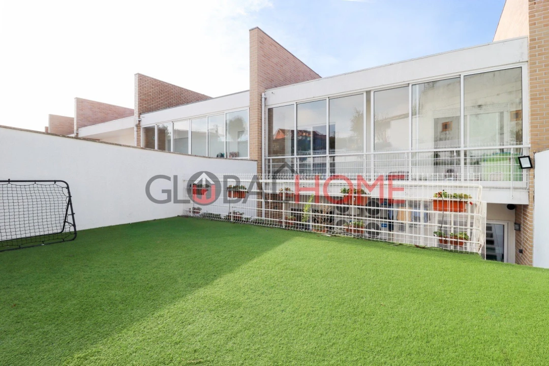 Moradia T4 para Venda em Alfena Foto 1