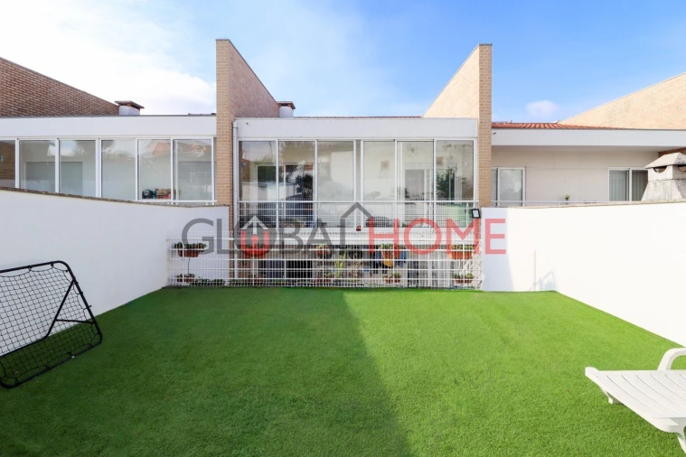 Moradia T4 para Venda em Alfena Foto 2