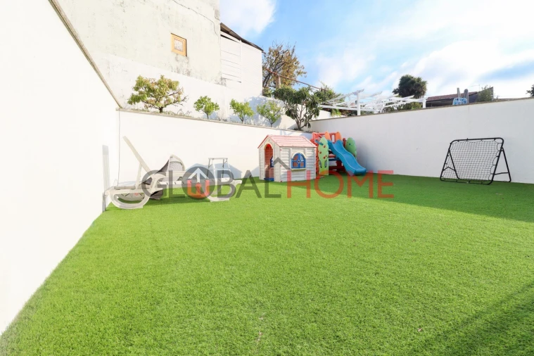 Moradia T4 para Venda em Alfena Foto 5