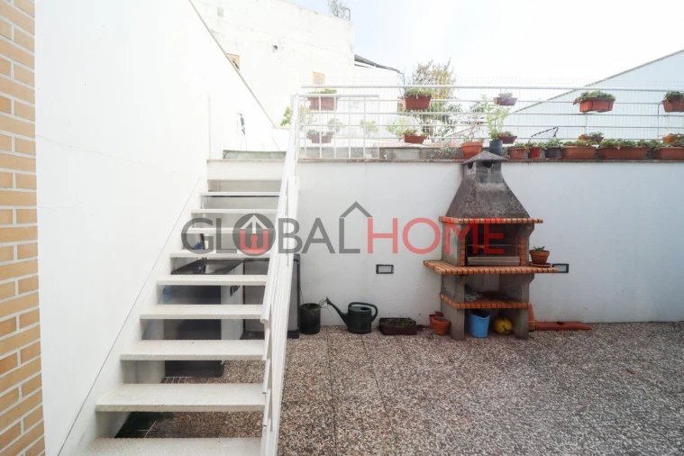 Moradia T4 para Venda em Alfena Foto 7