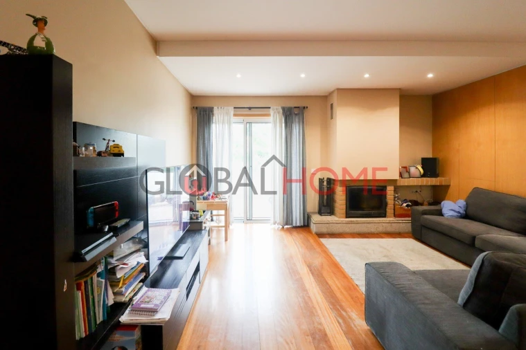 Moradia T4 para Venda em Alfena Foto 12