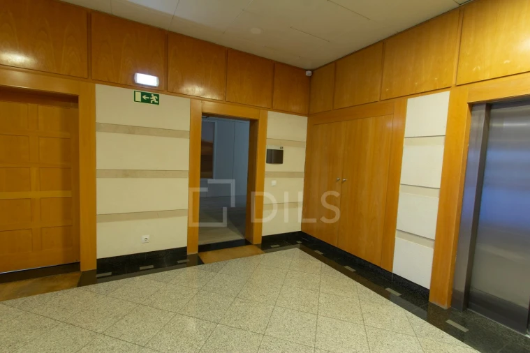 Escritório para Arrendamento em Santa Maria e São Miguel, São Martinho, São Pedro Penaferrim Foto 18