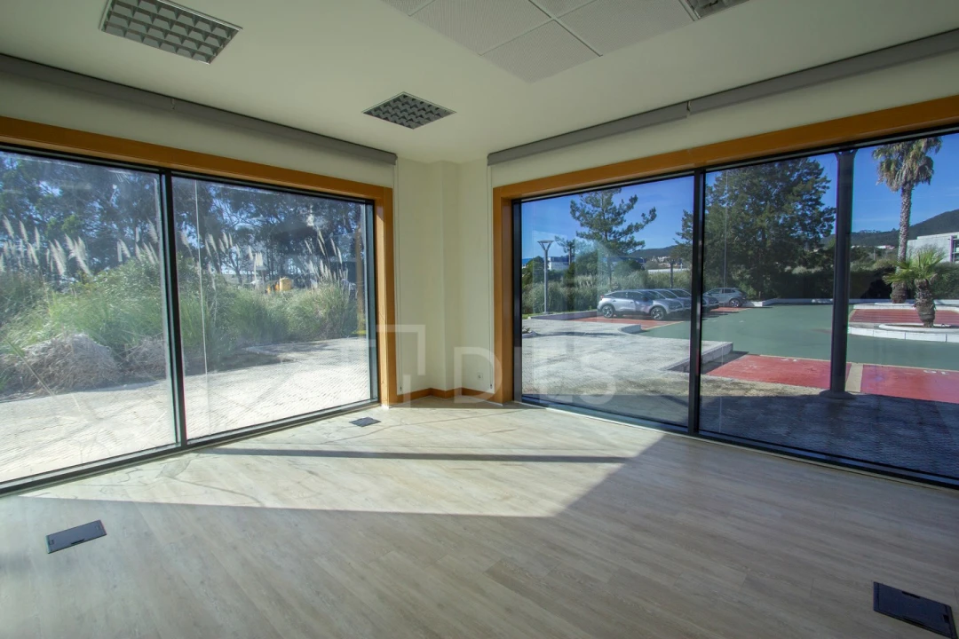 Escritório para Arrendamento em Santa Maria e São Miguel, São Martinho, São Pedro Penaferrim Foto 6