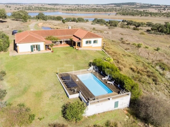 Quinta T6 para Venda em Alcaçovas Foto 9