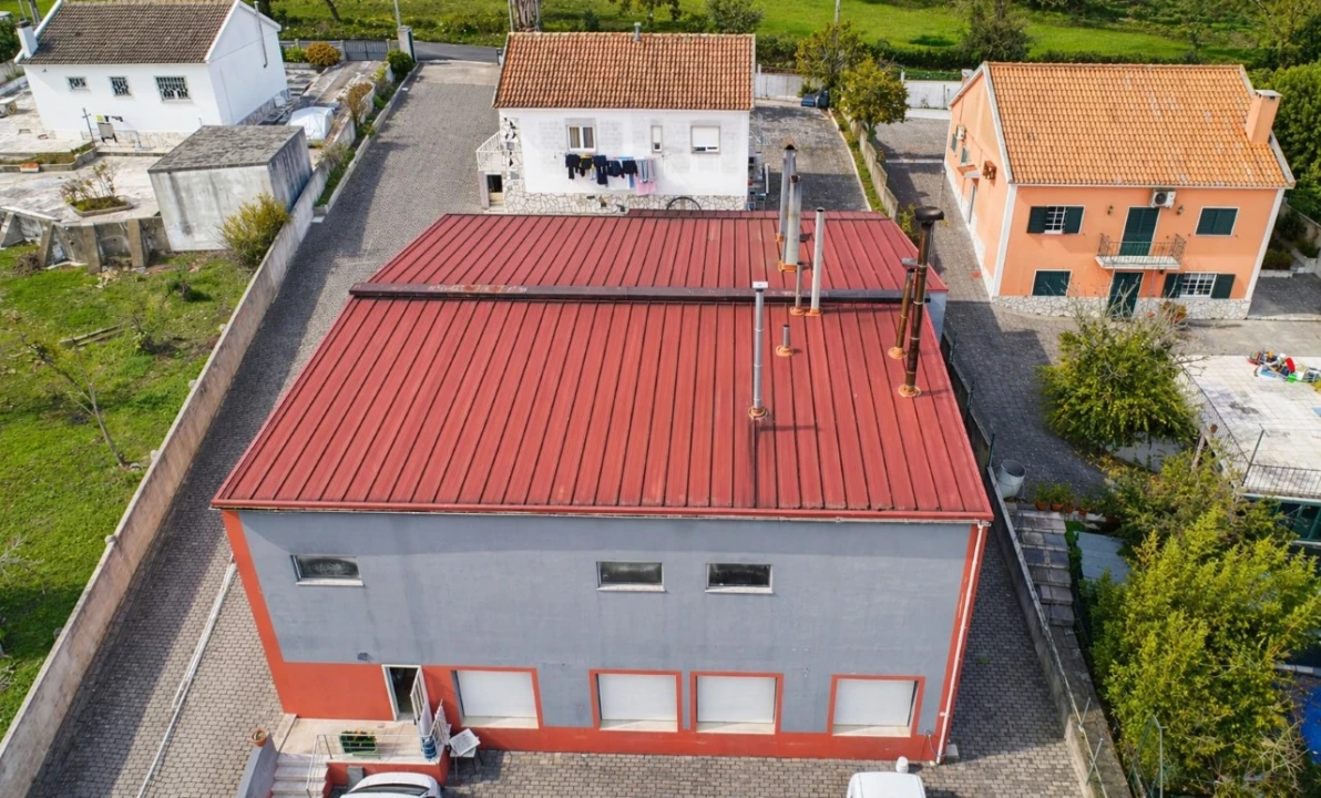 Moradia T2 para Venda em Igreja Nova e Cheleiros Foto 6