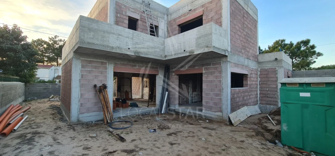 Moradia T4 para Venda em Alfeizerão Foto 5