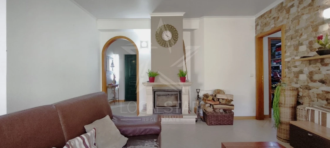 Moradia T4 para Venda em Tornada e Salir do Porto Foto 1