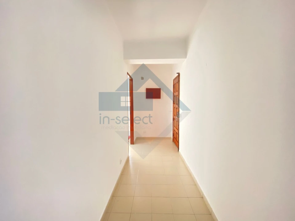 Apartamento T2 para Venda em Quarteira Foto 7