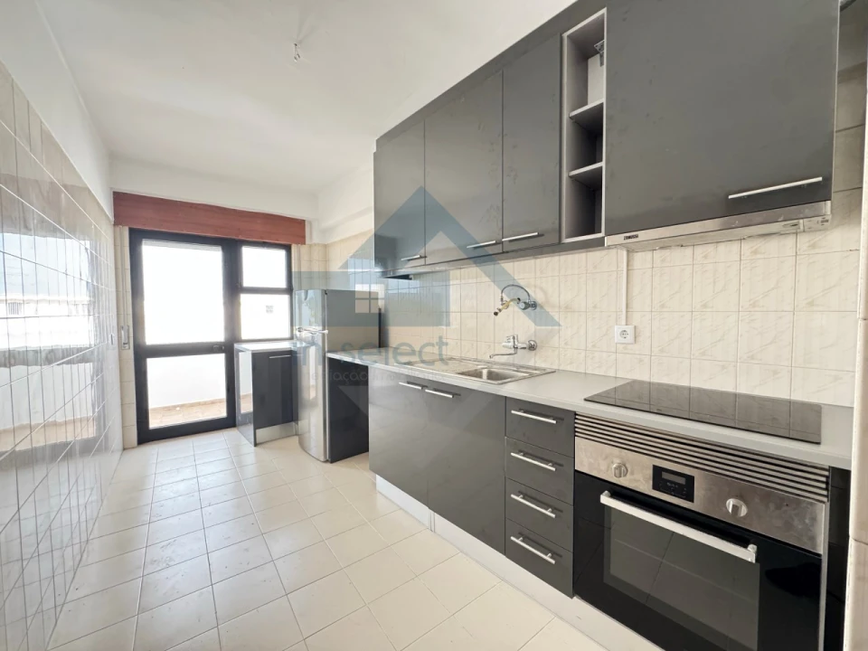 Apartamento T2 para Venda em Quarteira Foto 12