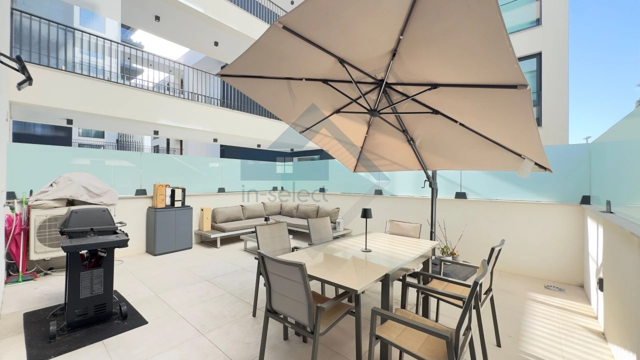 Apartamento T2 para Venda em Quarteira Foto 1