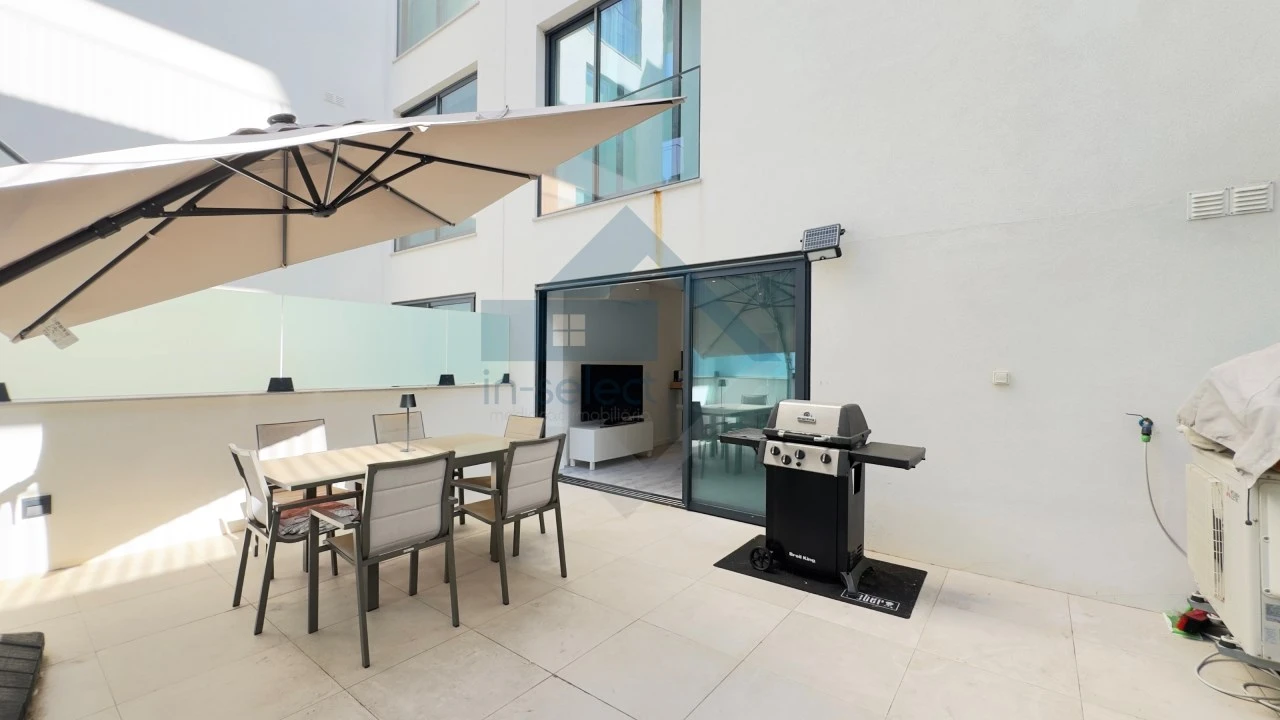 Apartamento T2 para Venda em Quarteira Foto 5