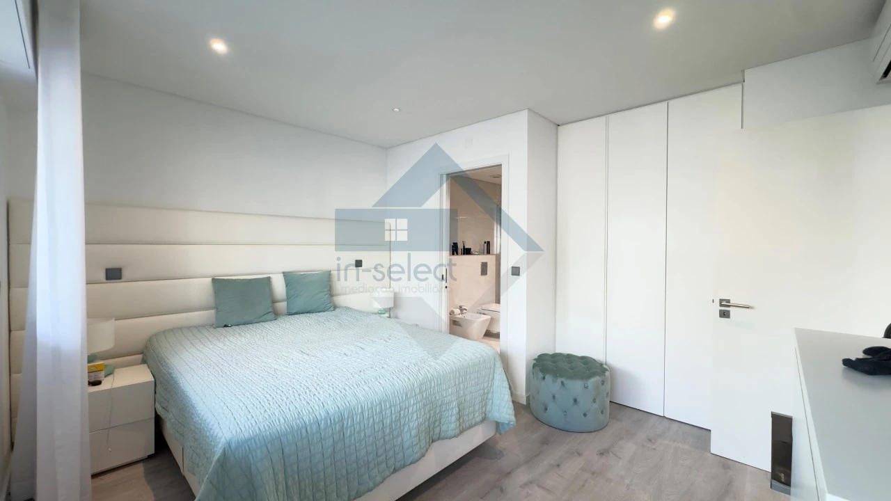 Apartamento T2 para Venda em Quarteira Foto 13