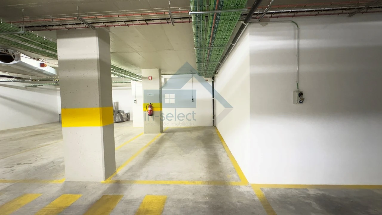 Apartamento T2 para Venda em Quarteira Foto 18