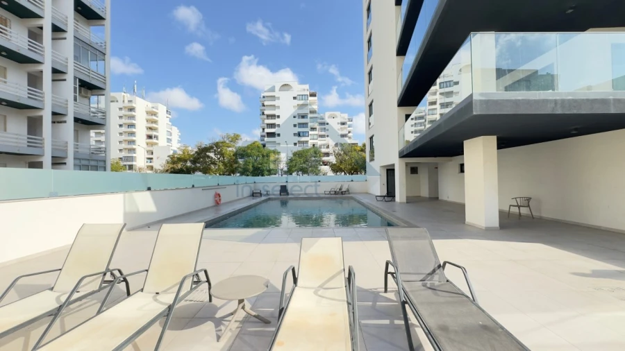 Apartamento T2 para Venda em Quarteira Foto 2