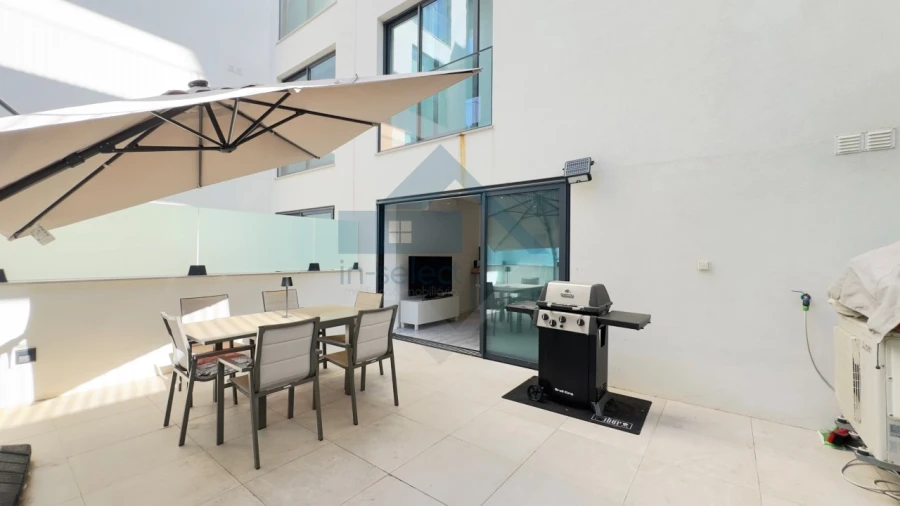 Apartamento T2 para Venda em Quarteira Foto 5