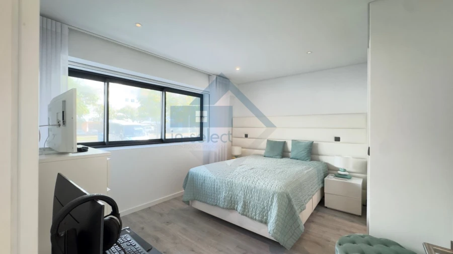 Apartamento T2 para Venda em Quarteira Foto 11