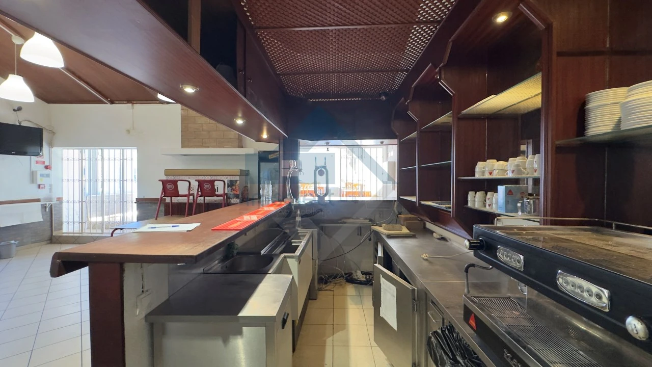 Negócio para Venda em Quarteira Foto 7