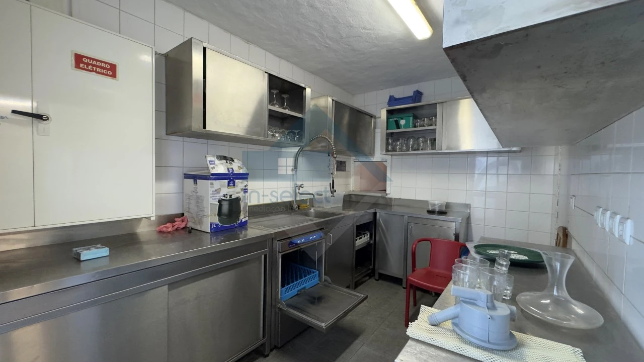 Negócio para Venda em Quarteira Foto 13