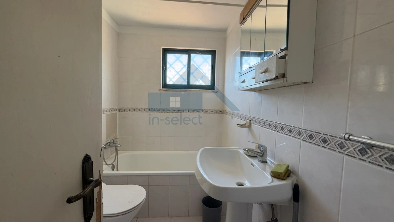 Negócio para Venda em Quarteira Foto 27