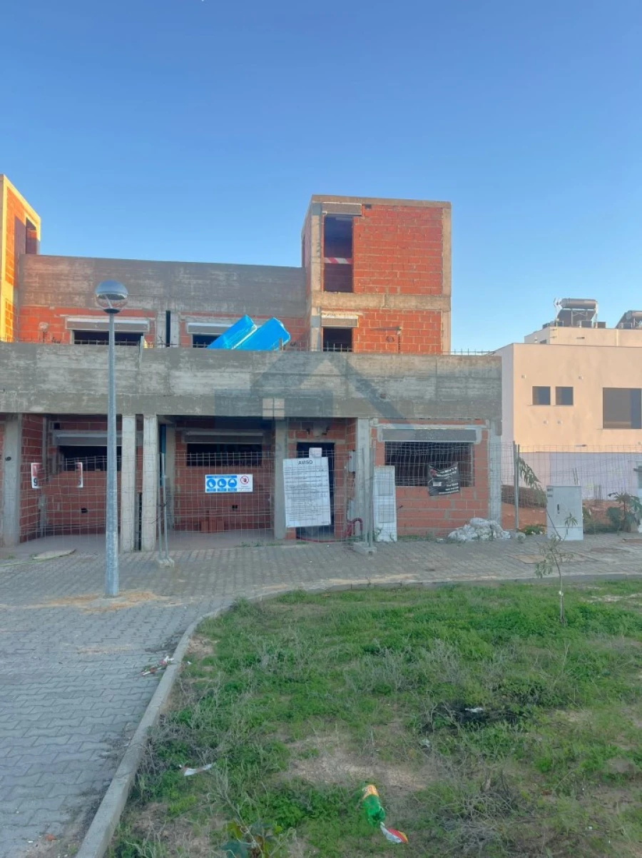 Moradia T3 para Venda em Moncarapacho e Fuseta