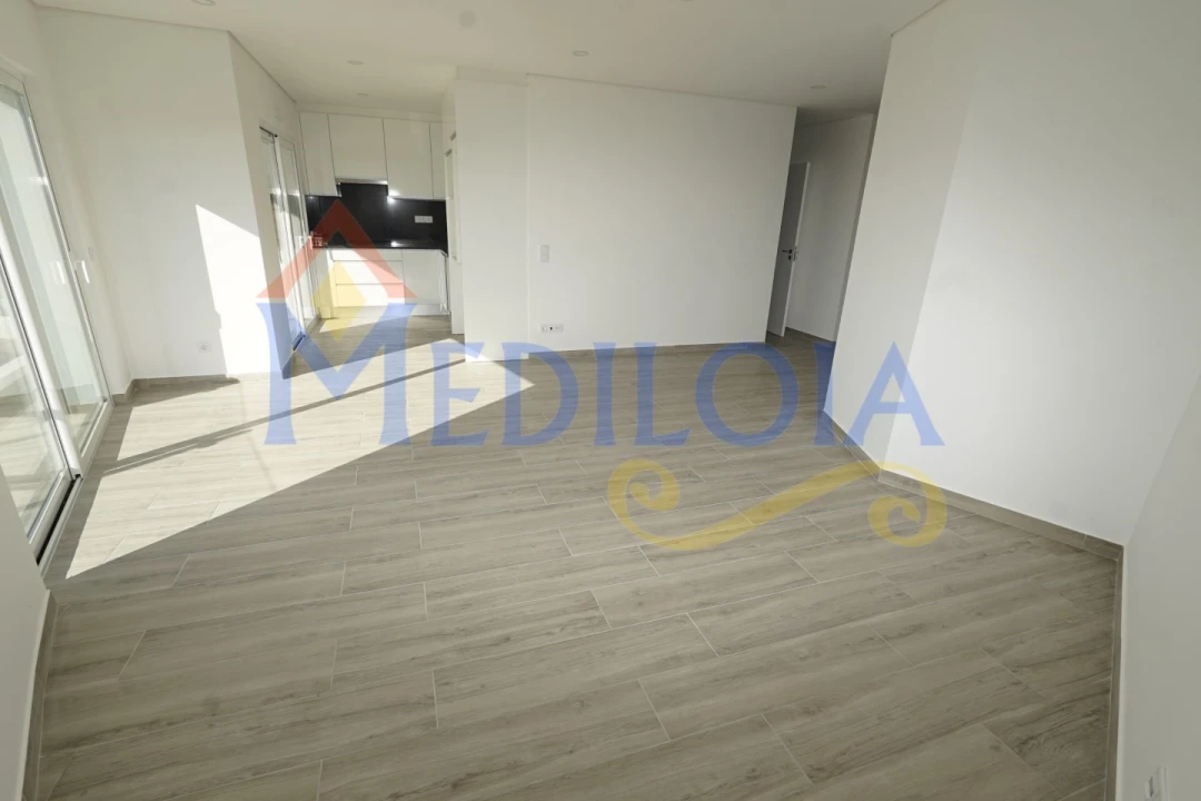 Apartamento T1 para Venda em Altura Foto 1