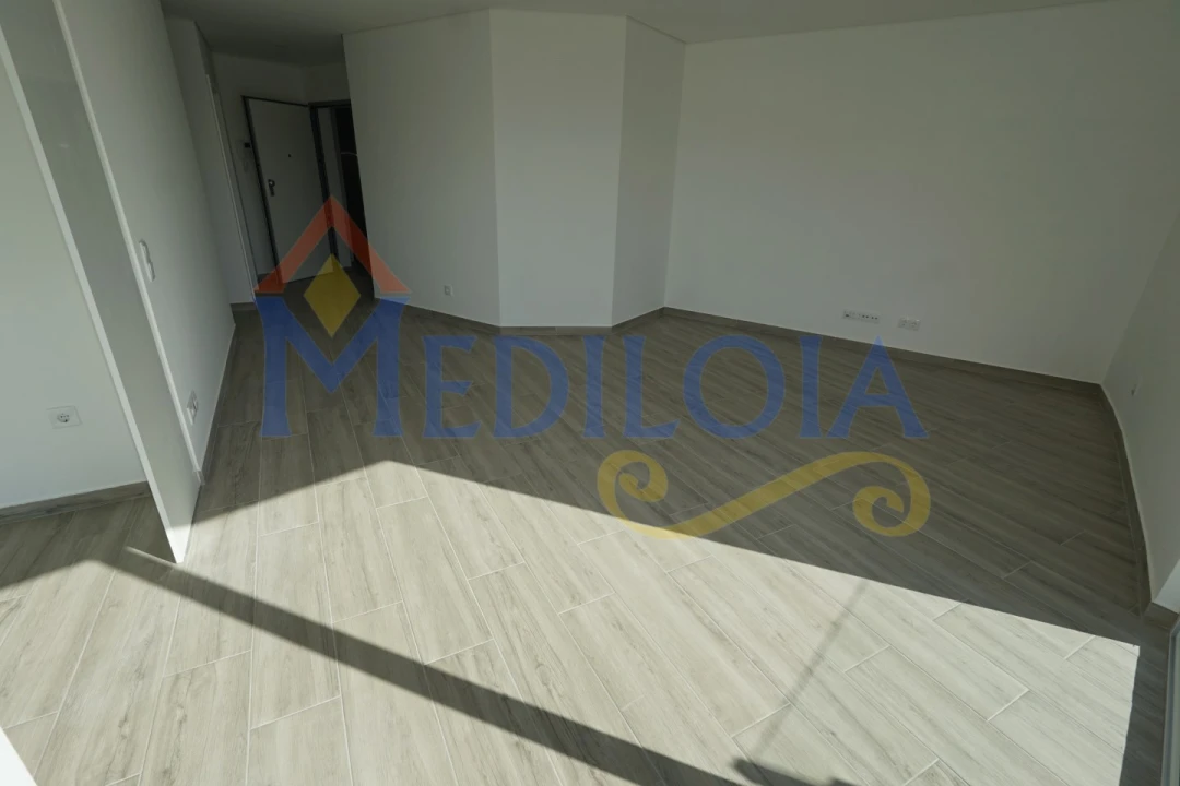 Apartamento T1 para Venda em Altura Foto 3