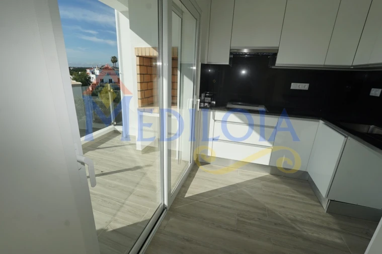 Apartamento T1 para Venda em Altura Foto 4