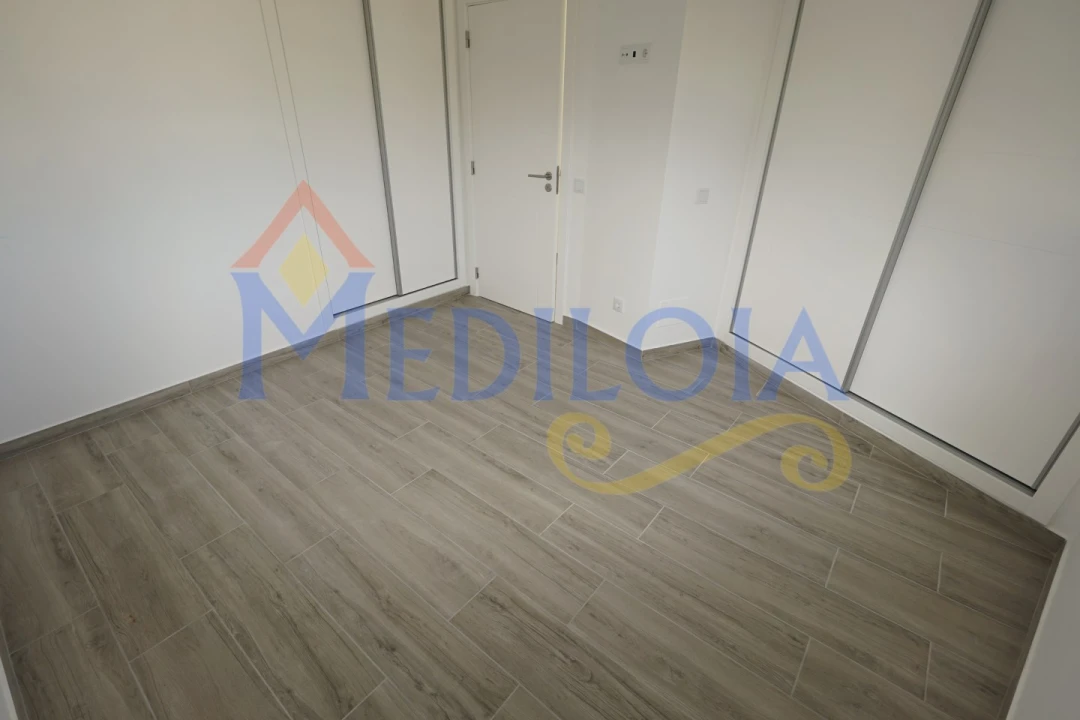 Apartamento T1 para Venda em Altura Foto 5