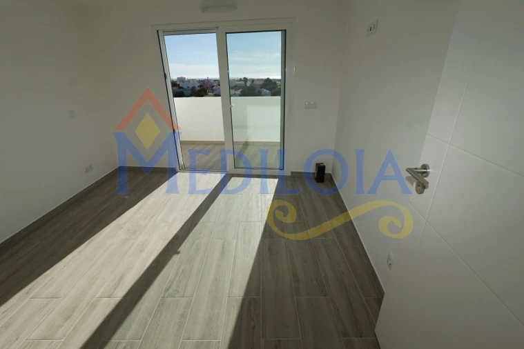 Apartamento T1 para Venda em Altura Foto 8