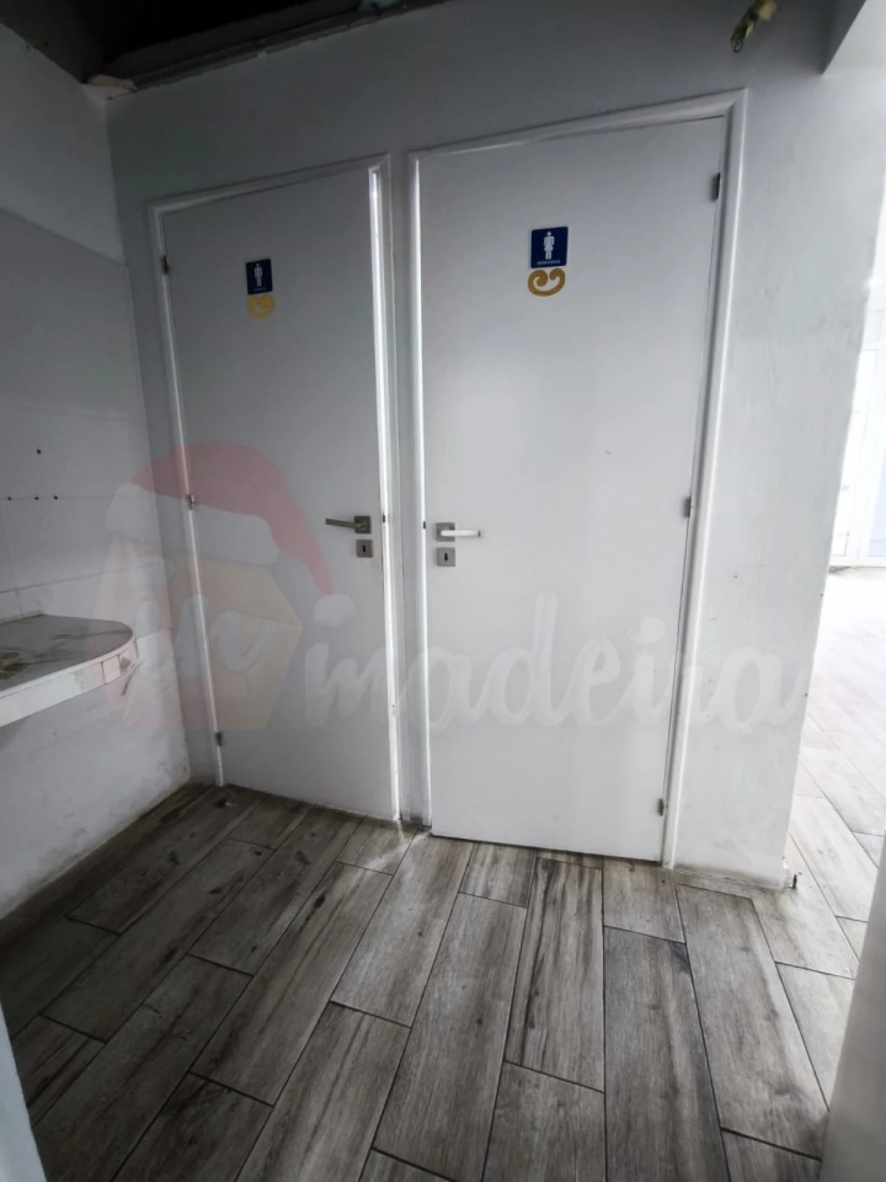 Loja para Arrendamento em Caniço Foto 11