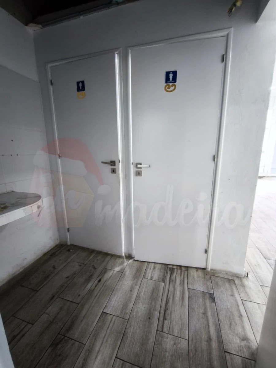 Loja para Arrendamento em Caniço Foto 11