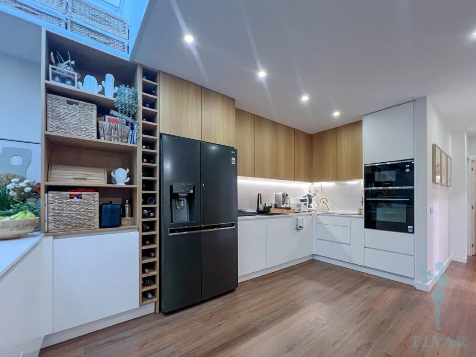 Apartamento T2 para Venda em Quarteira Foto 8