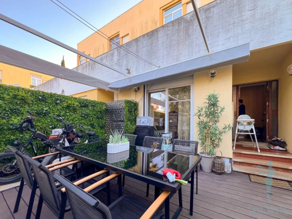 Apartamento T2 para Venda em Quarteira Foto 12