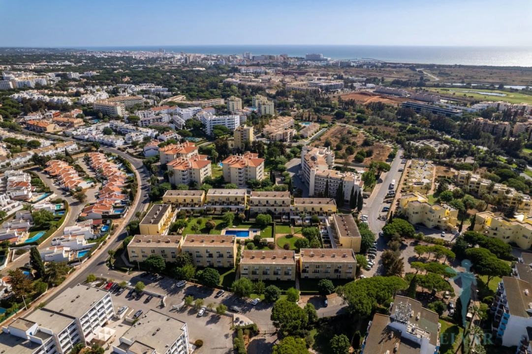 Apartamento T2 para Venda em Quarteira Foto 34