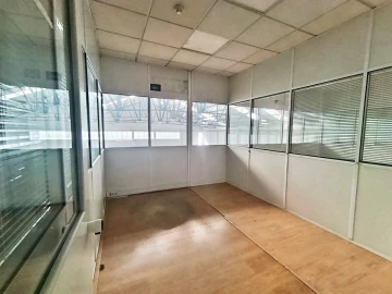 Armazém para Arrendamento em Milheiros