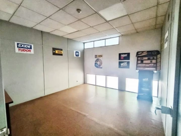Armazém para Arrendamento em Milheiros