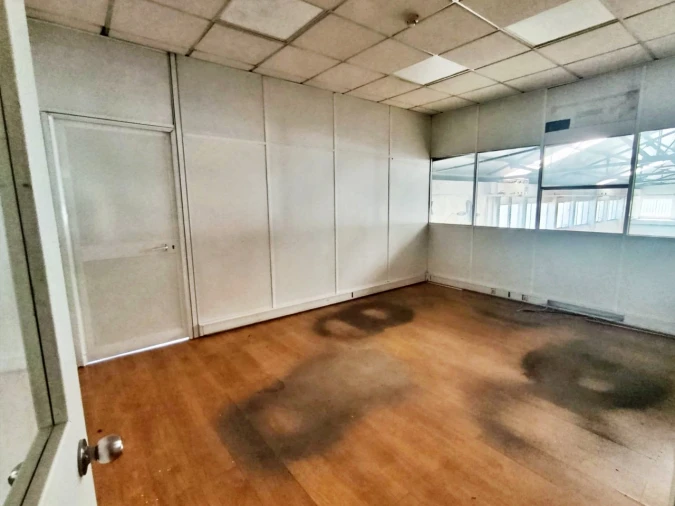 Armazém para Arrendamento em Milheiros Foto 22