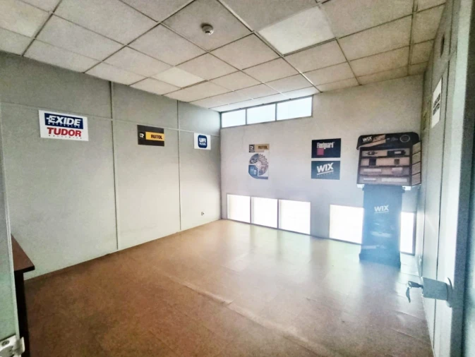 Armazém para Arrendamento em Milheiros Foto 26
