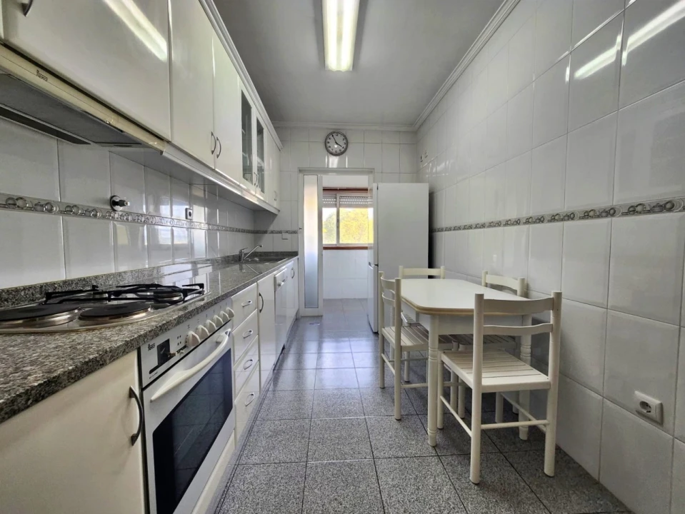 Apartamento T1 para Arrendamento em Castêlo da Maia Foto 17