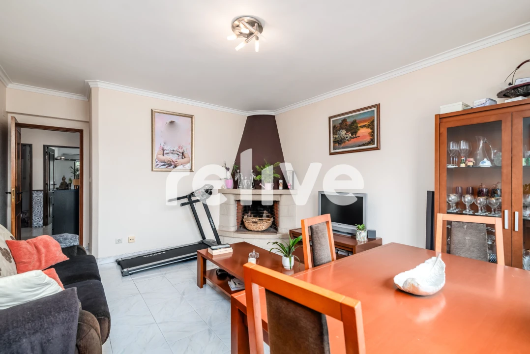 Apartamento T2 para Venda em Queluz e Belas Foto 6
